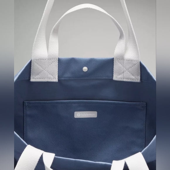 NWT Lululemon Double-Handle Canvas Tote Bag 17L Oasis Blue/Vapor - Picture 3 of 5
